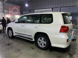 تۆیۆتا لاند کروزەر